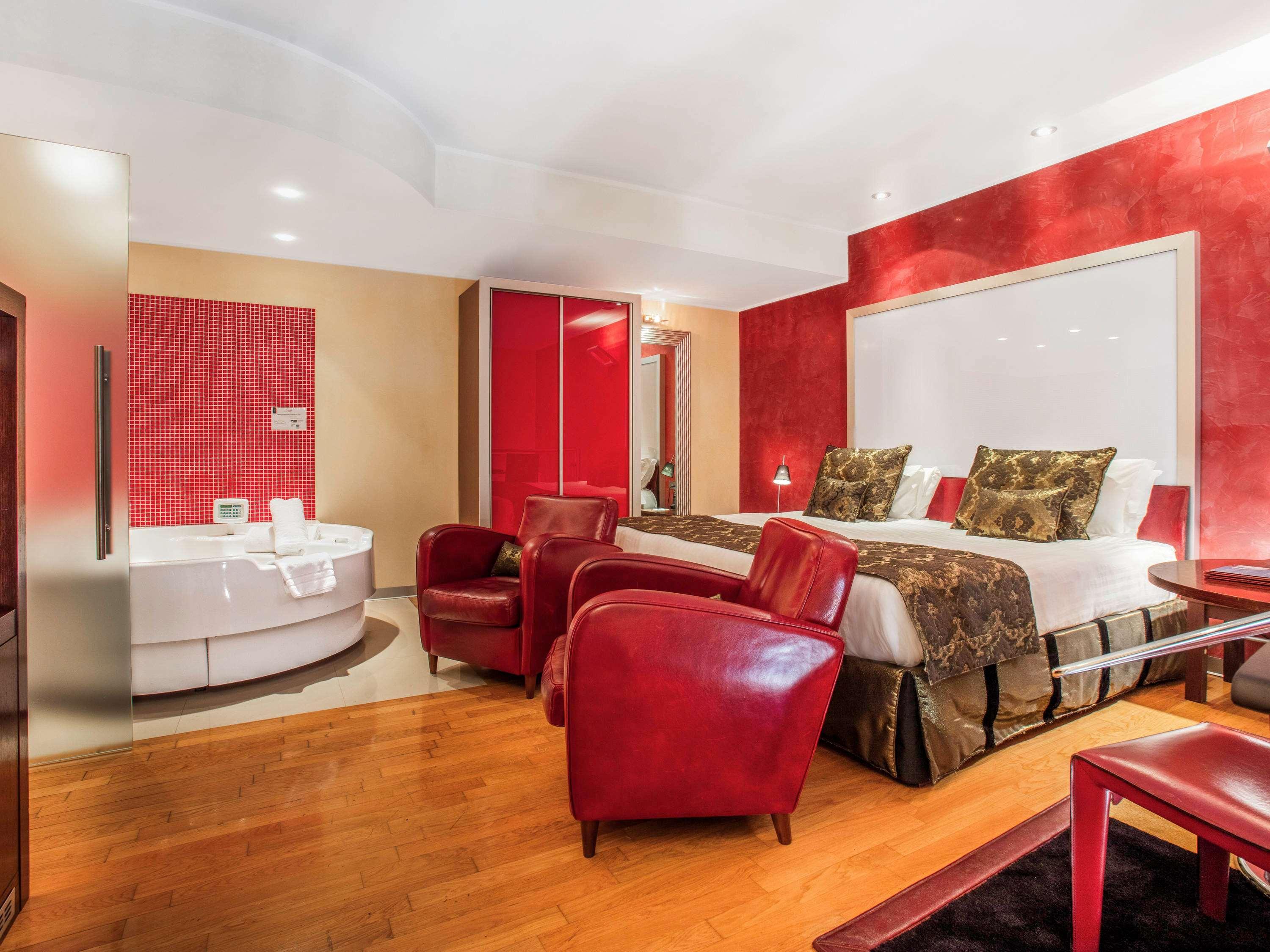 La Griffe Hotel Roma Exteriér fotografie A suite at the hotel