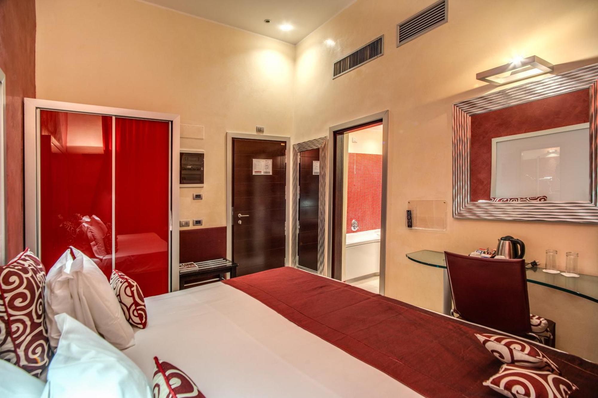 La Griffe Hotel Roma Exteriér fotografie A room at the hotel